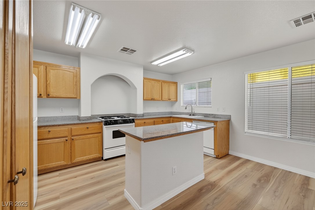 7281 Larix Road Las Vegas, NV 89113 - Photo 12 of 38