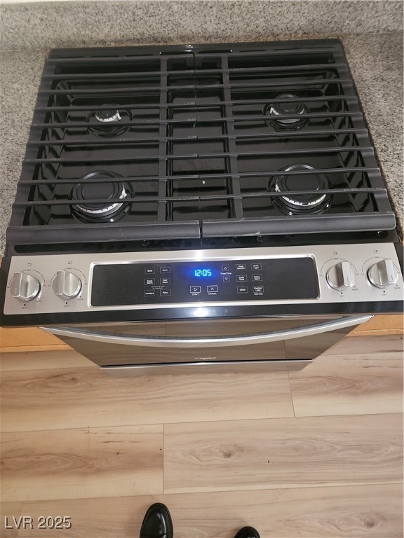 7281 Larix Road Las Vegas, NV 89113 - Photo 18 of 38 New Stove