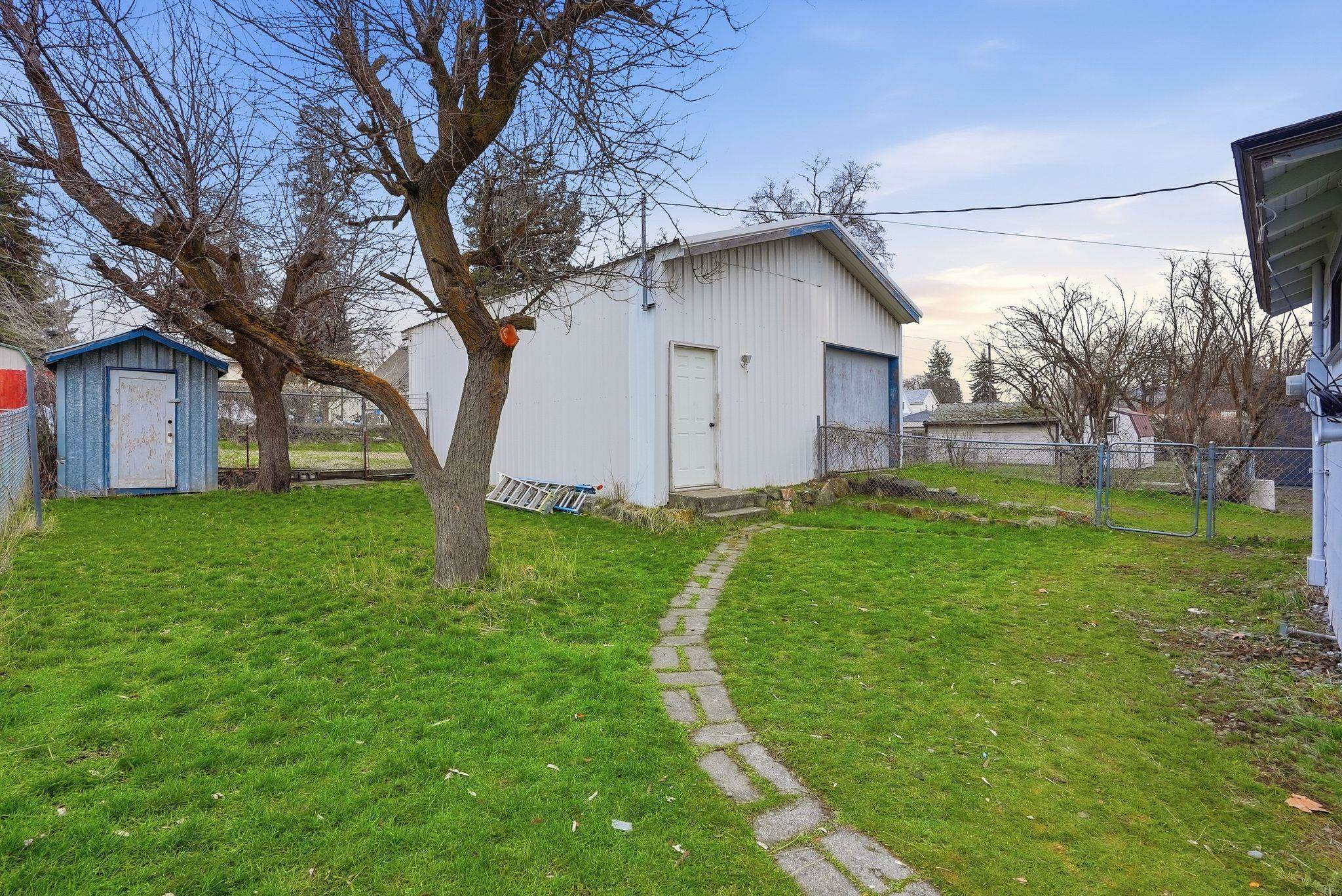 2207 East Gordon Avenue Spokane, WA 99207 - Photo 19 of 25