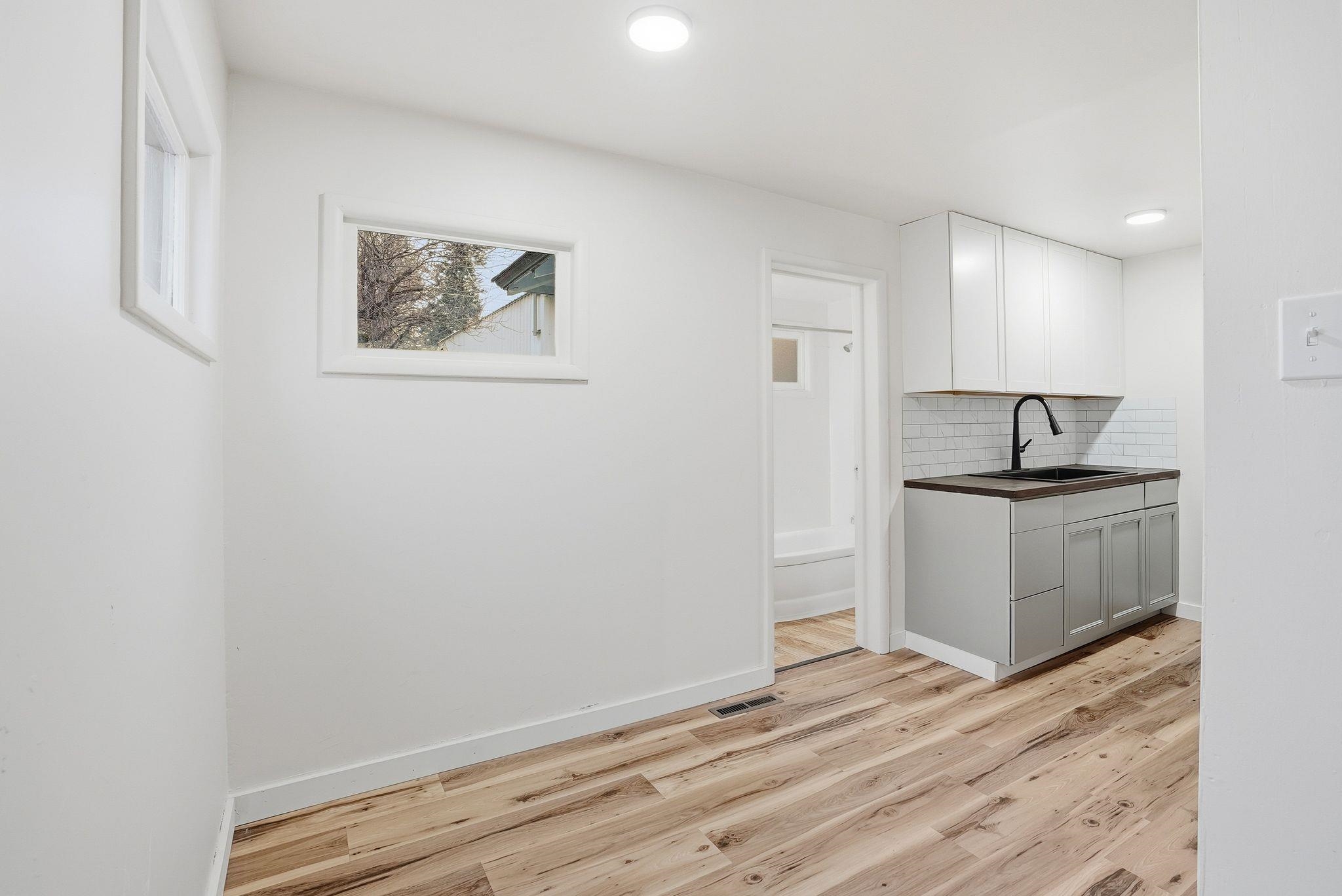 2207 East Gordon Avenue Spokane, WA 99207 - Photo 8 of 25