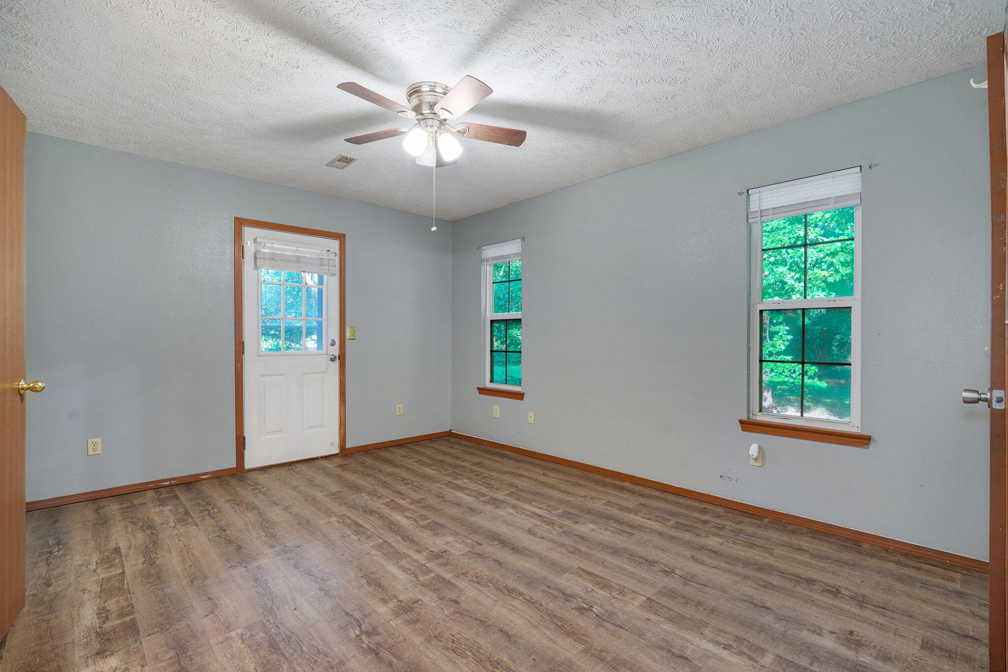 1053 South Colgate Avenue Springfield, MO 65802 - Photo 13 of 17 1053 S Colgate Ave-13