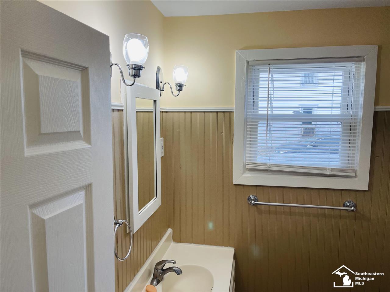 5653 Holloway Road Britton, MI 49229 - Photo 17 of 28 50061539-16.JPG