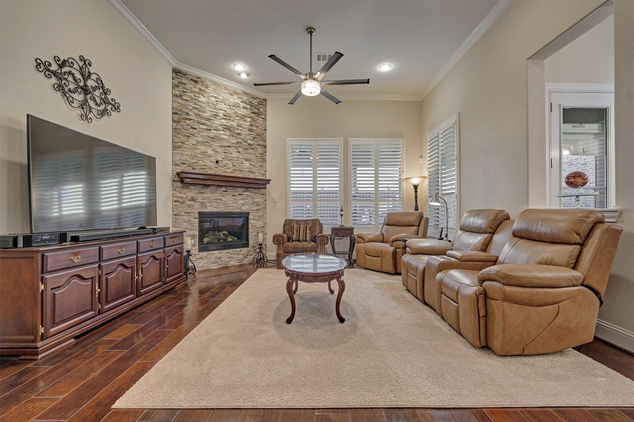 8827 Leaning Hollow Lane Spring, TX 77379 - Photo 29 of 49 Gas fireplace with clicker start.
