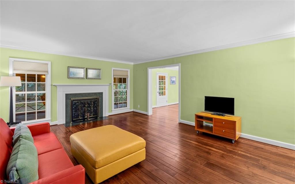 809 Hillcrest Drive High Point, NC 27262 - Photo 7 of 50