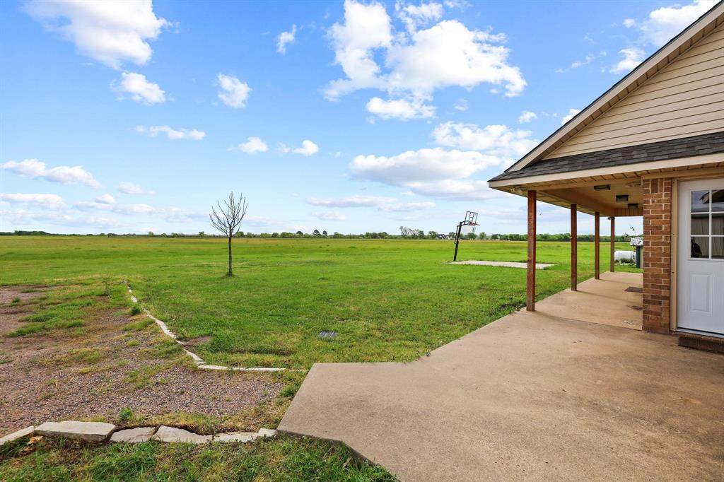 386 Scoggins Road Tioga, TX 76271 - Photo 24 of 30