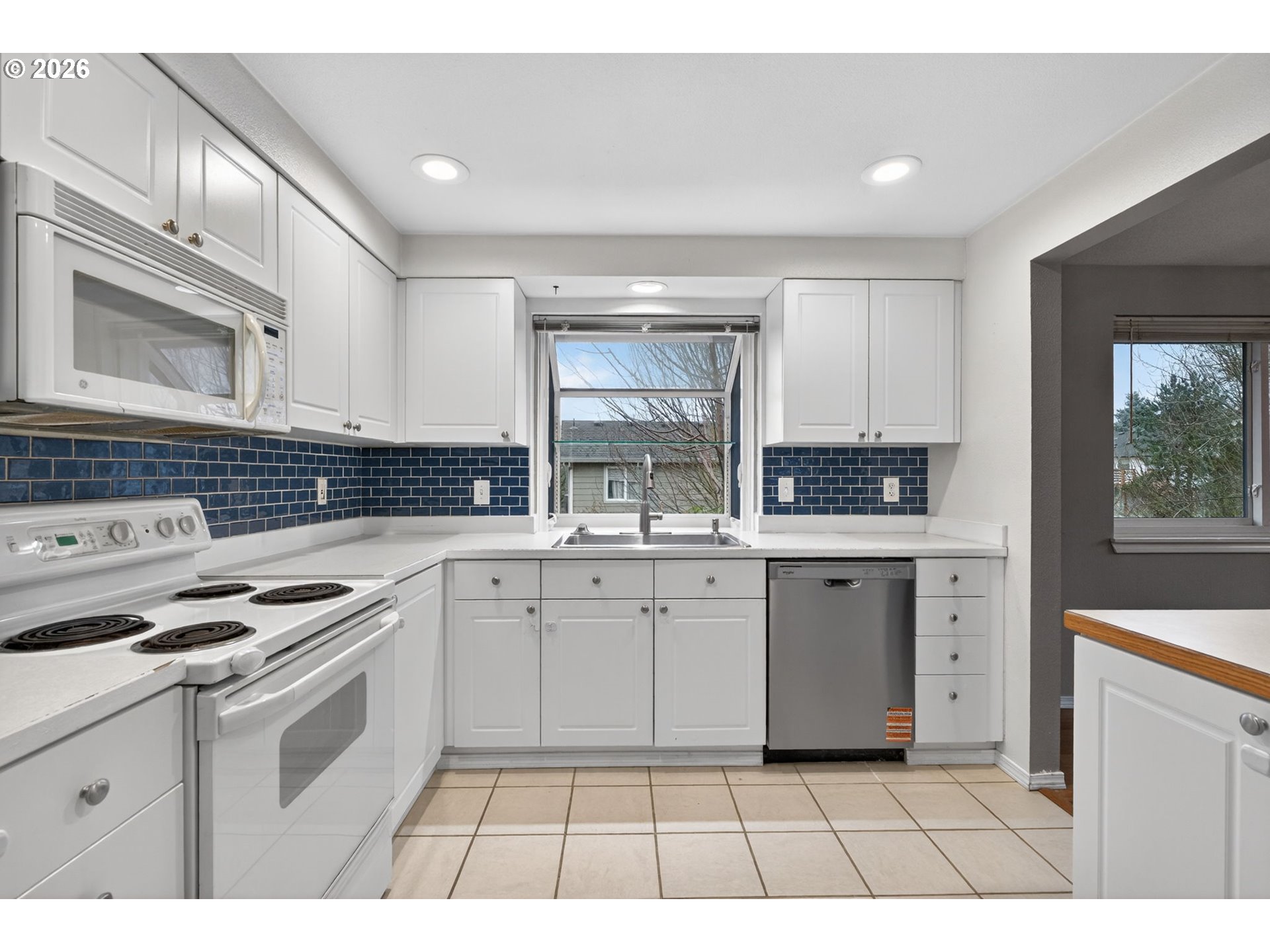 17285 Southwest Hart Way Beaverton, OR 97007 - Photo 17 of 39