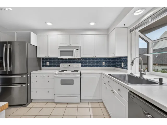 $520,000 | 17285 Southwest Hart Way, Beaverton, OR 97007