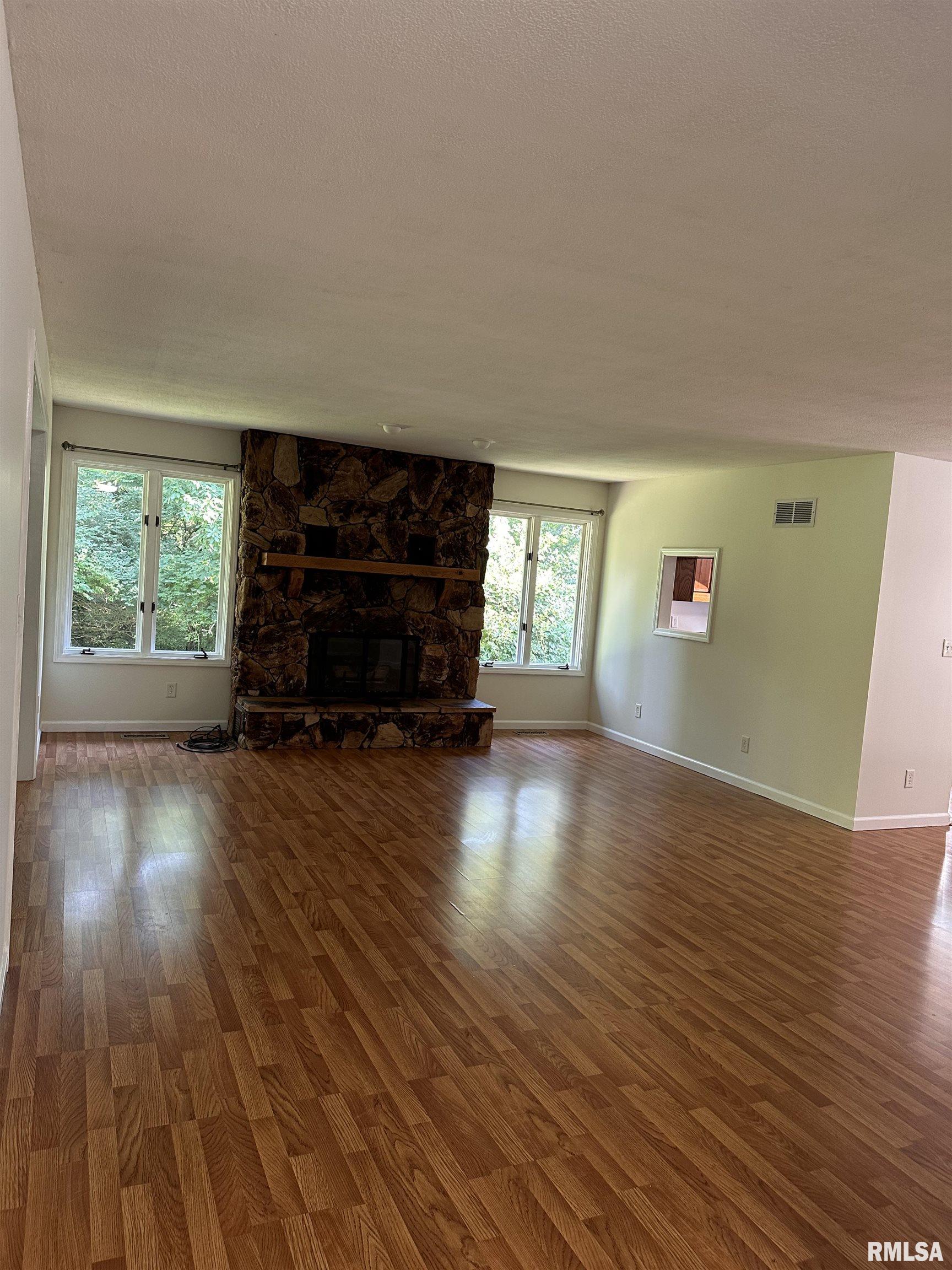 5915 Long Creek Drive Rochester, IL 62563 - Photo 6 of 39