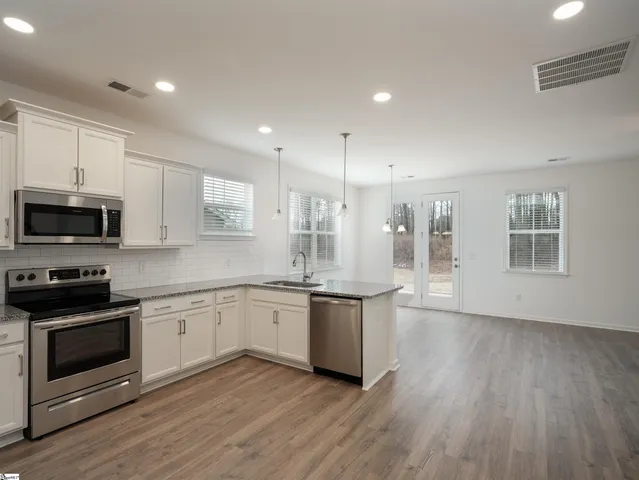 $2,195 | 30 Thorne Street, Fountain Inn, SC 29644