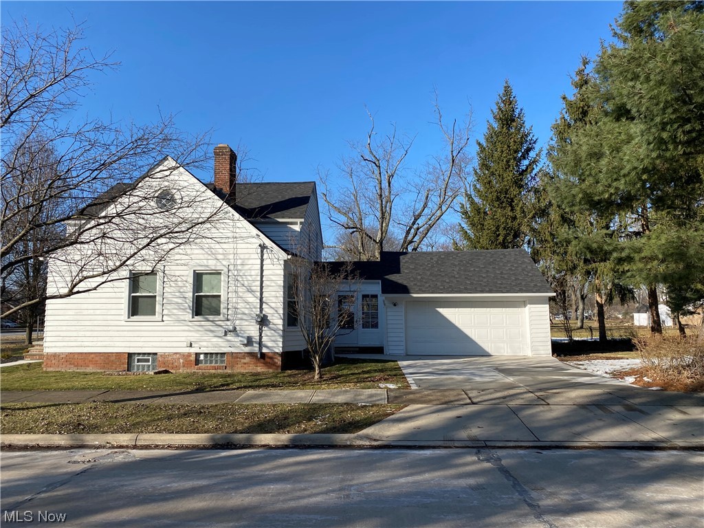 1147 Richmond Road Cleveland, OH 44124 - Photo 2 of 28 View of front of house featuring a garage
