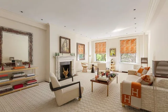 a picture of a cabinet