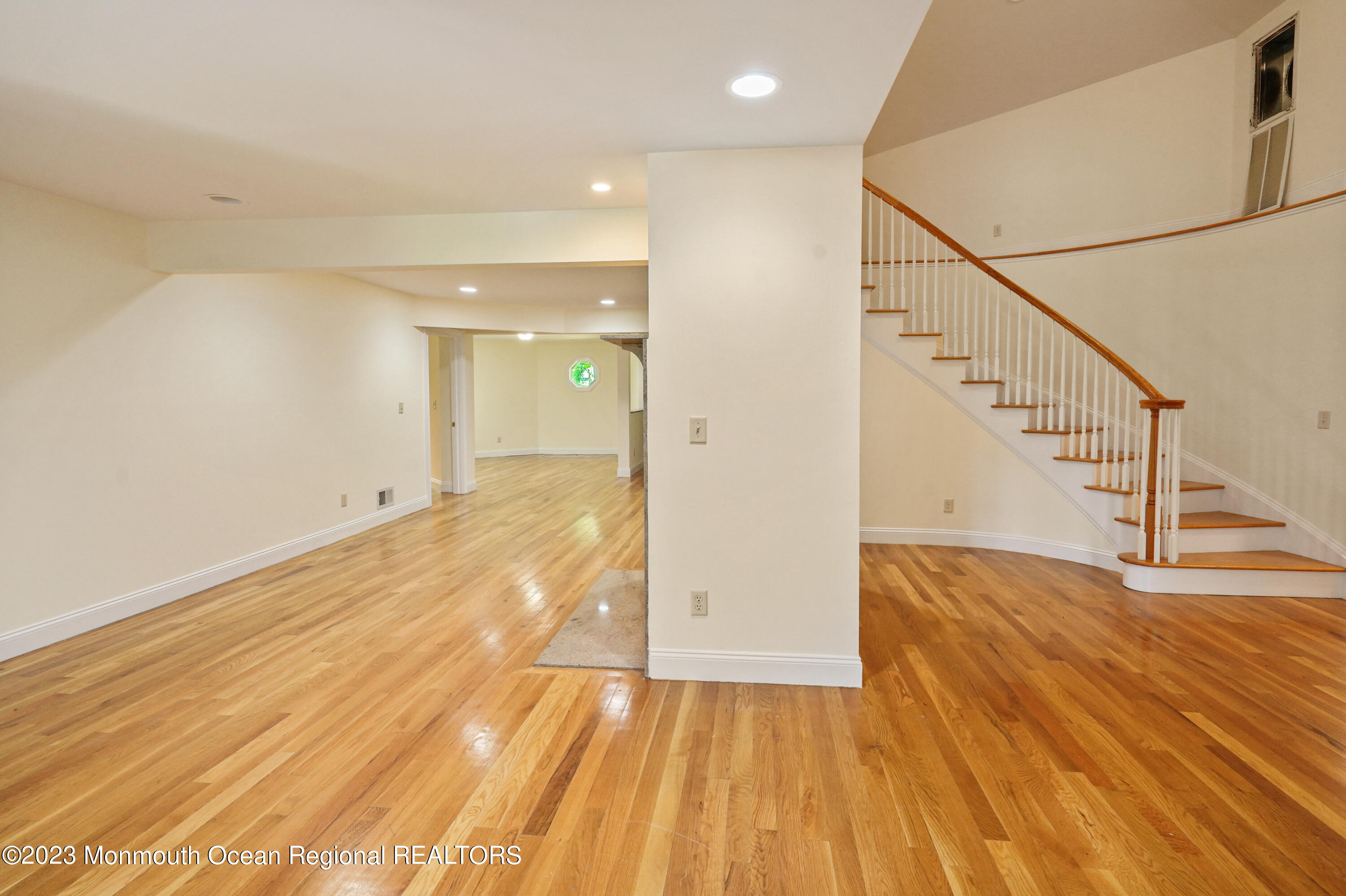 95 Daum Road Manalapan, NJ 07726 - Photo 16 of 48 !st level