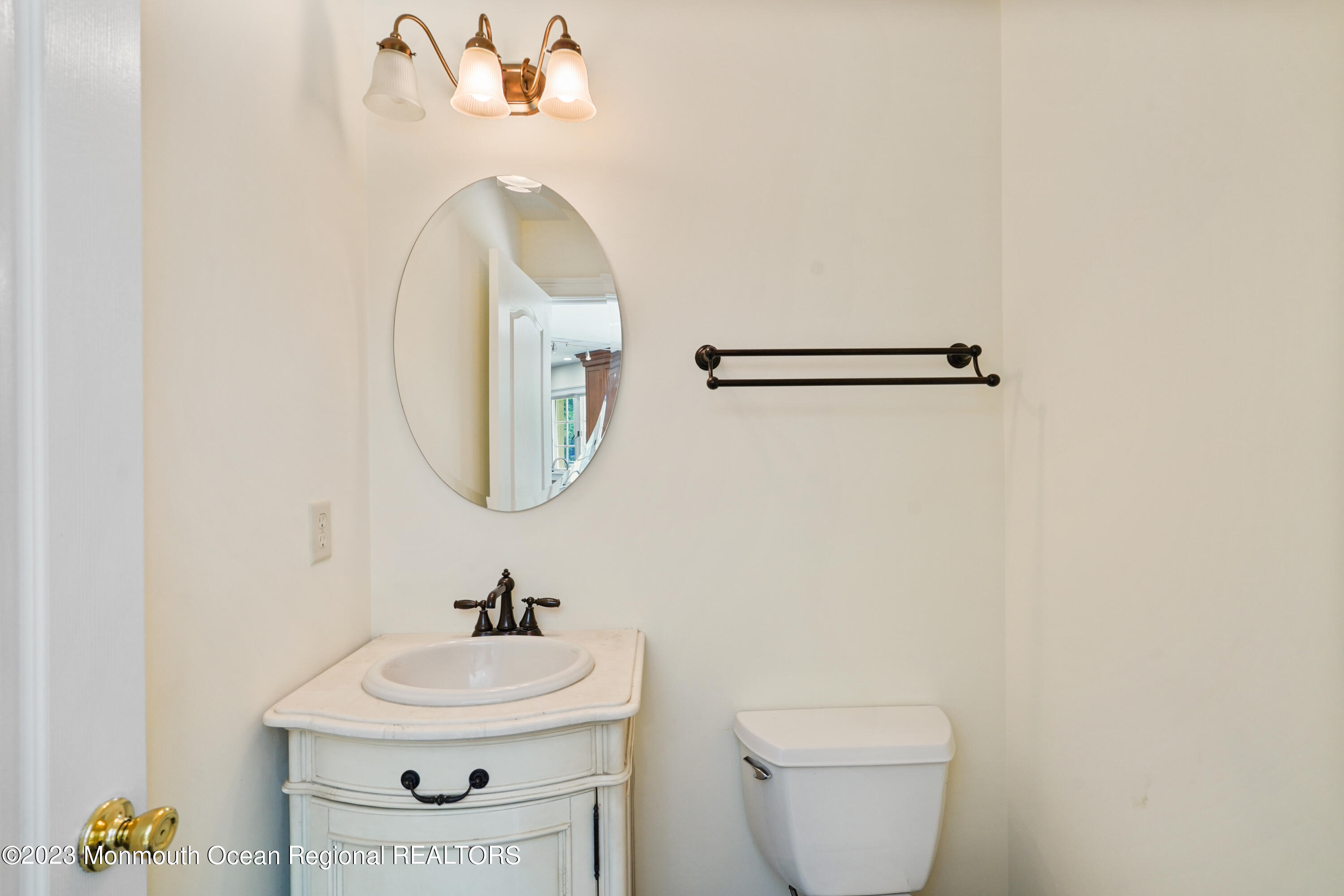 95 Daum Road Manalapan, NJ 07726 - Photo 27 of 48 Bathroom