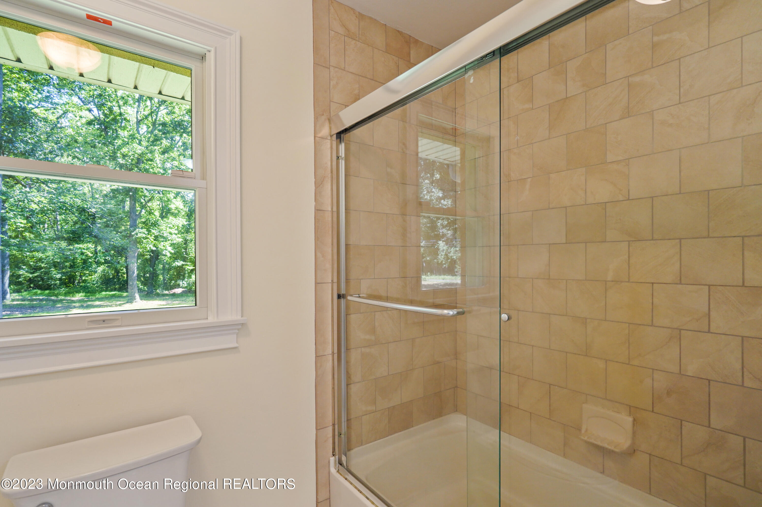 95 Daum Road Manalapan, NJ 07726 - Photo 31 of 48 Hall Bath