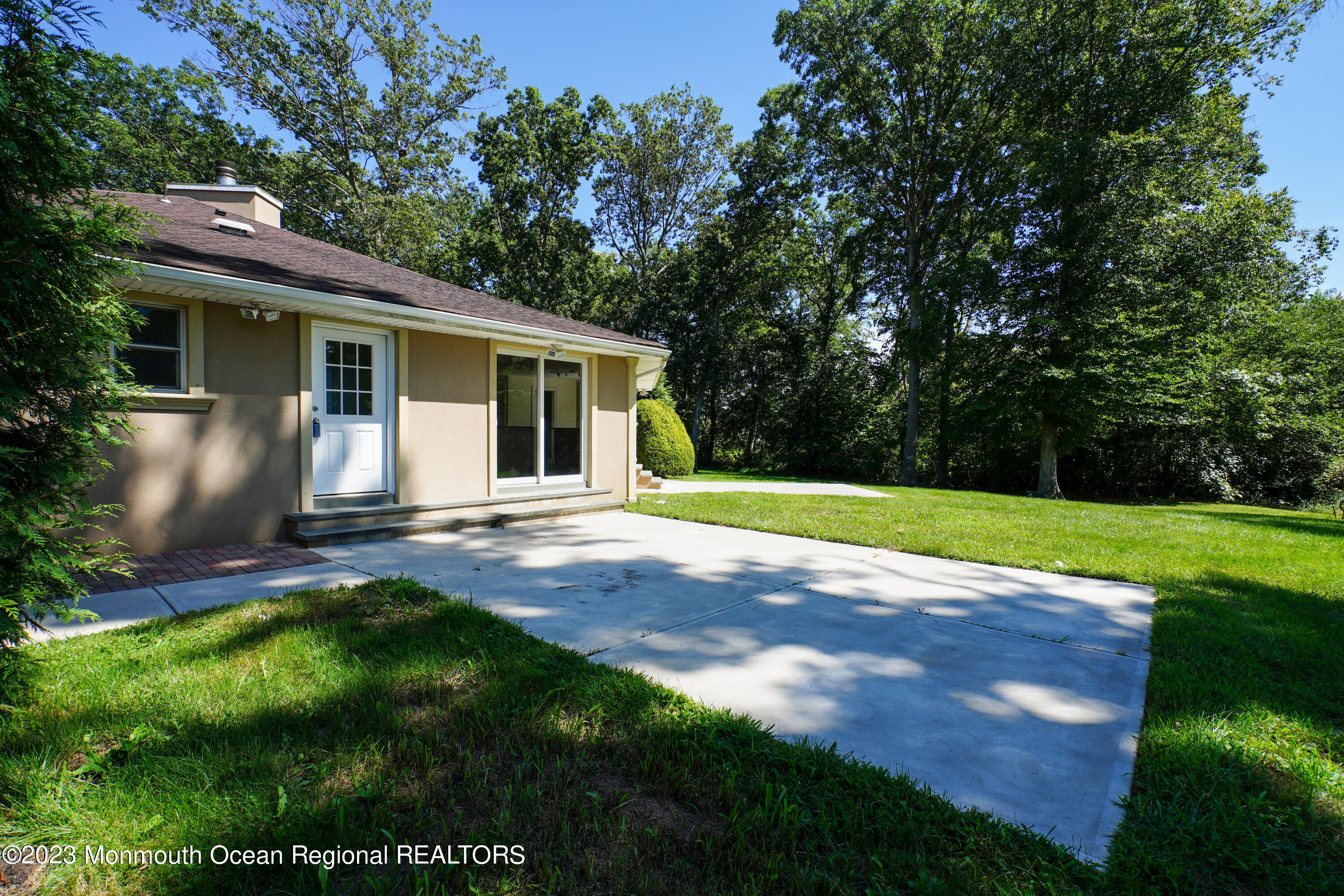 95 Daum Road Manalapan, NJ 07726 - Photo 46 of 48 Patio 1