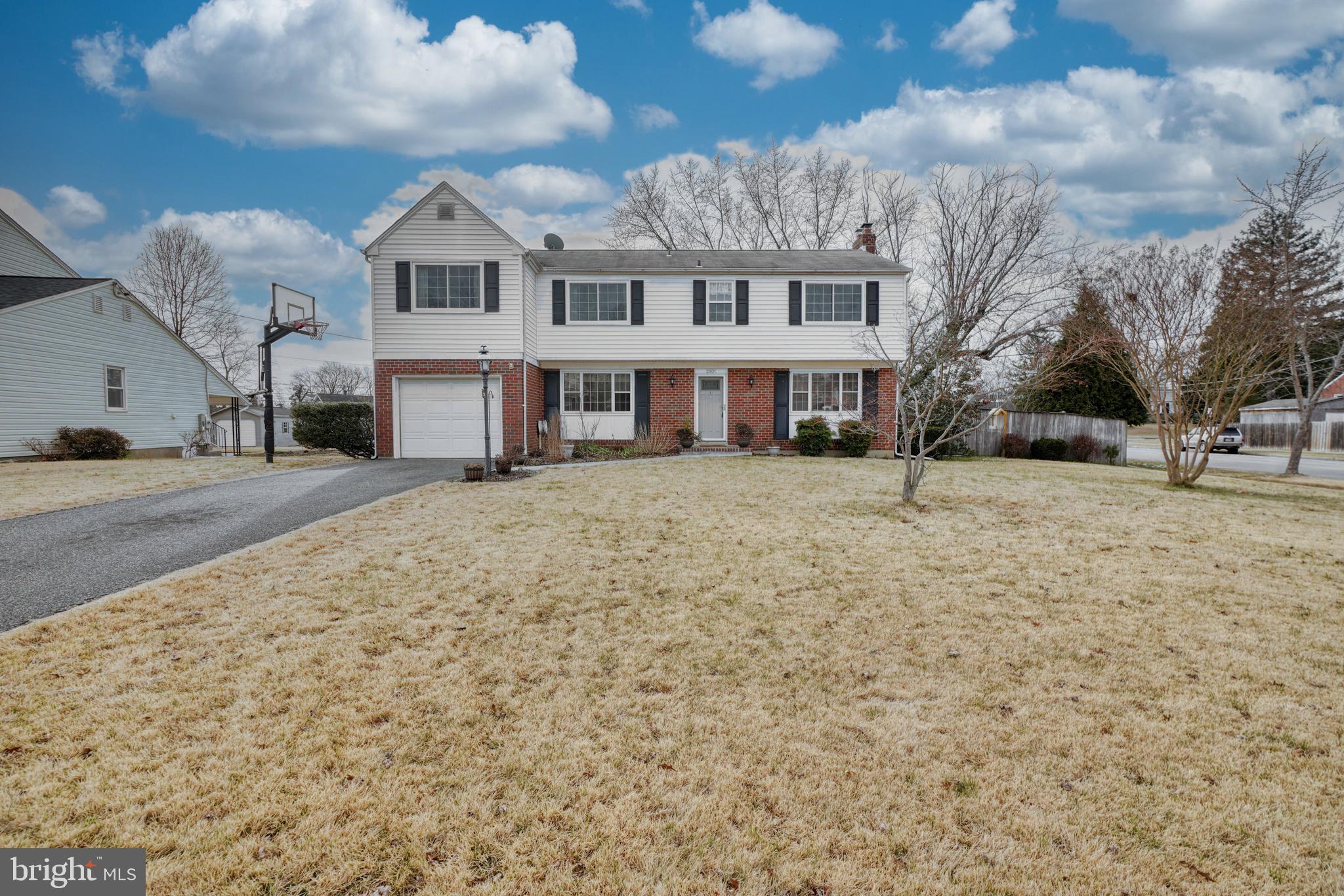 Welcome to 2801 Willoughby Rd!