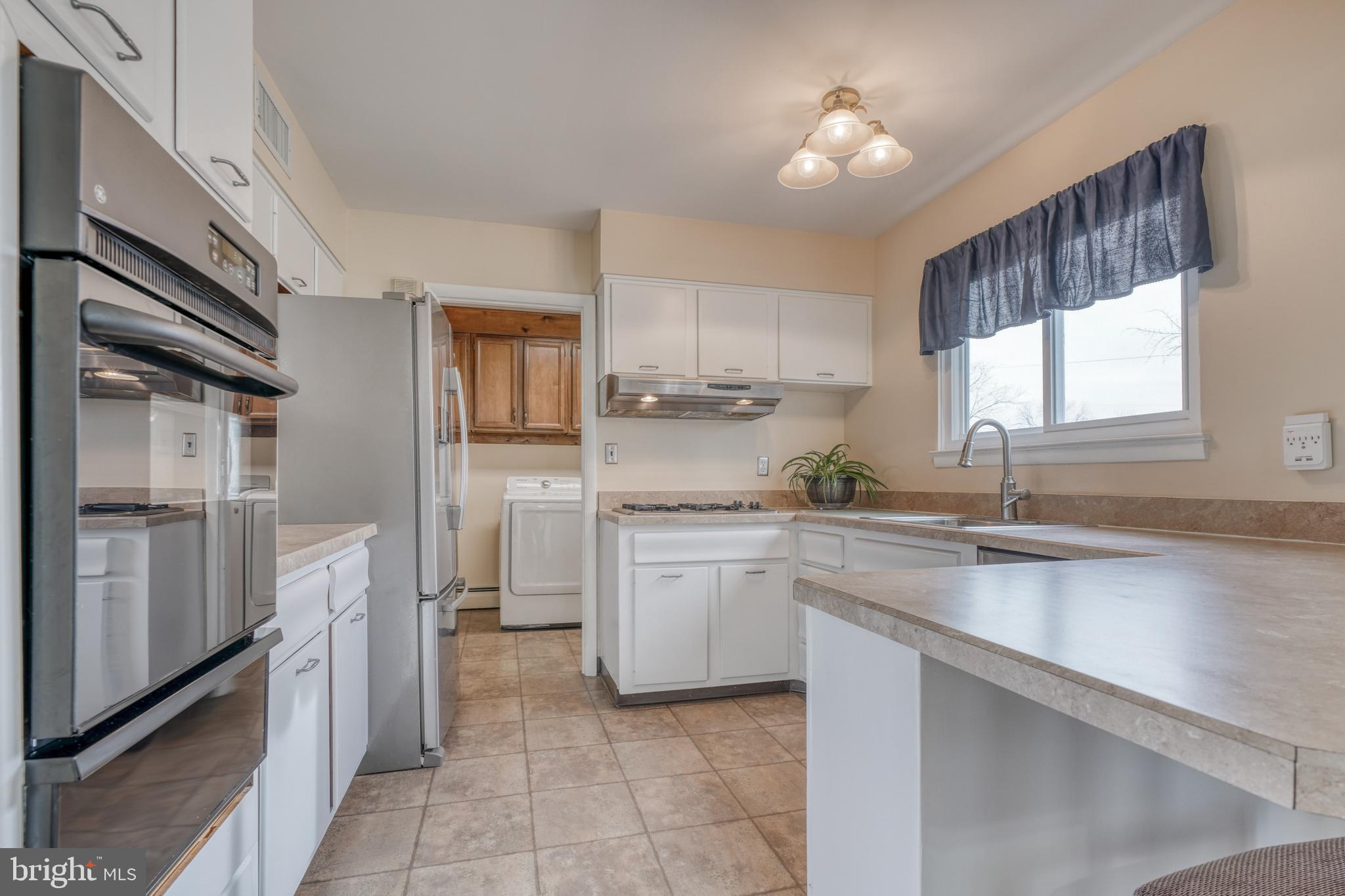 2801 Willoughby Road Baltimore, MD 21234 - Photo 11 of 51 Kitchen