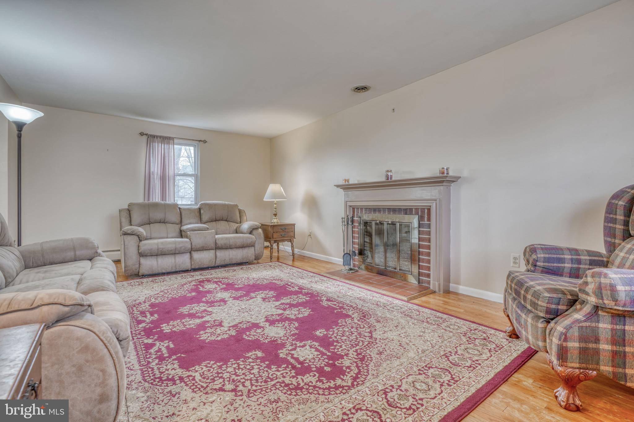 2801 Willoughby Road Baltimore, MD 21234 - Photo 8 of 51 Living Room