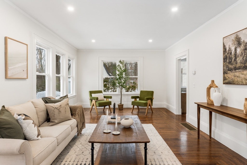 204 Lincoln Street Franklin, MA 02038 - Photo 9 of 31