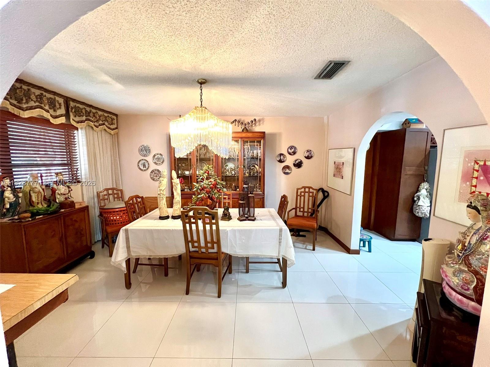 9601 Southwest 66th Street Miami, FL 33173 - Photo 9 of 61