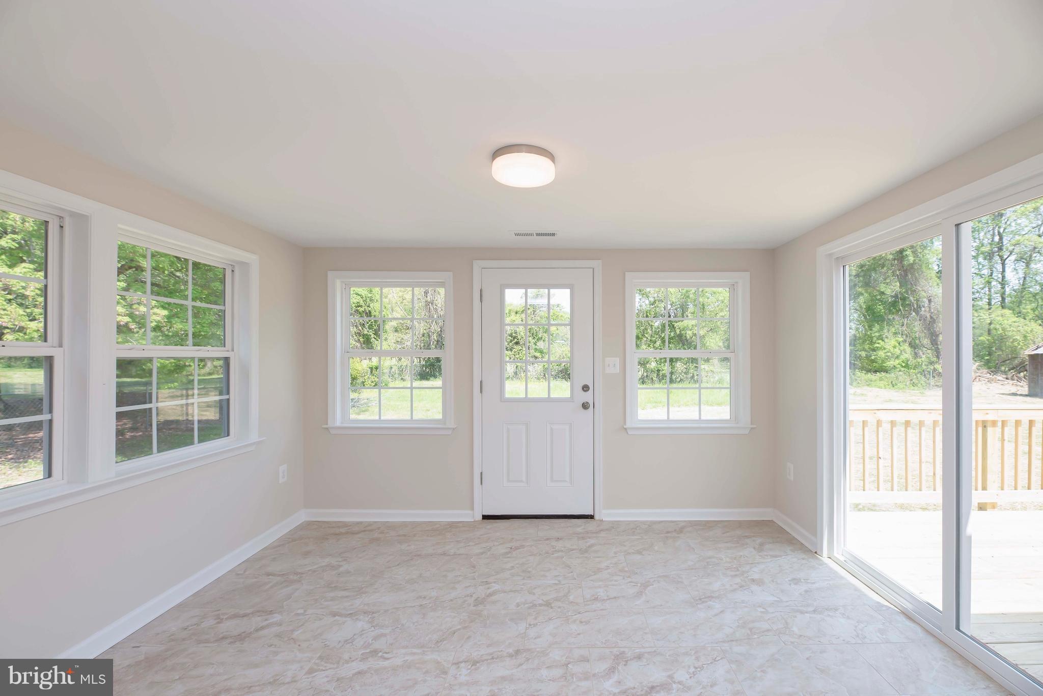 14363 Round Hill Road King George, VA 22485 - Photo 20 of 28 Sunroom
