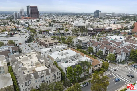 $1,149,000 | 11690 Montana Avenue, Unit 201, Los Angeles, CA 90049