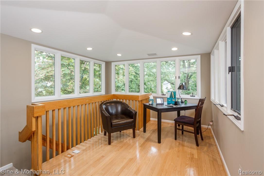 265 Ridgemont Road Grosse Pointe, MI 48236 - Photo 17 of 47 IMG_5072.jpg