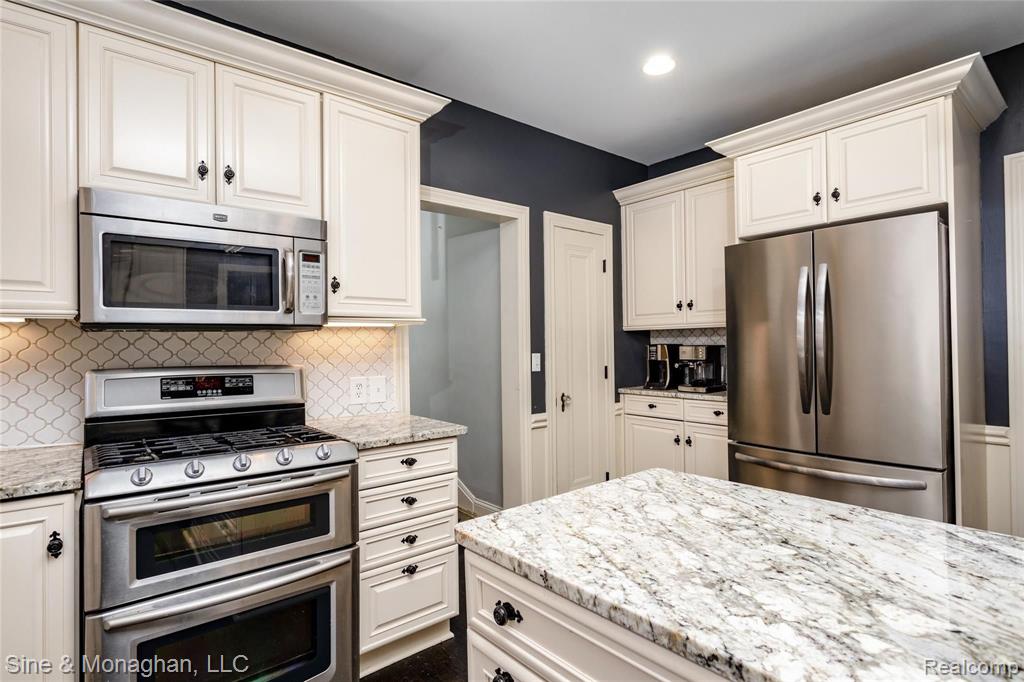 776 Trombley Road Grosse Pointe Park, MI 48230 - Photo 7 of 78