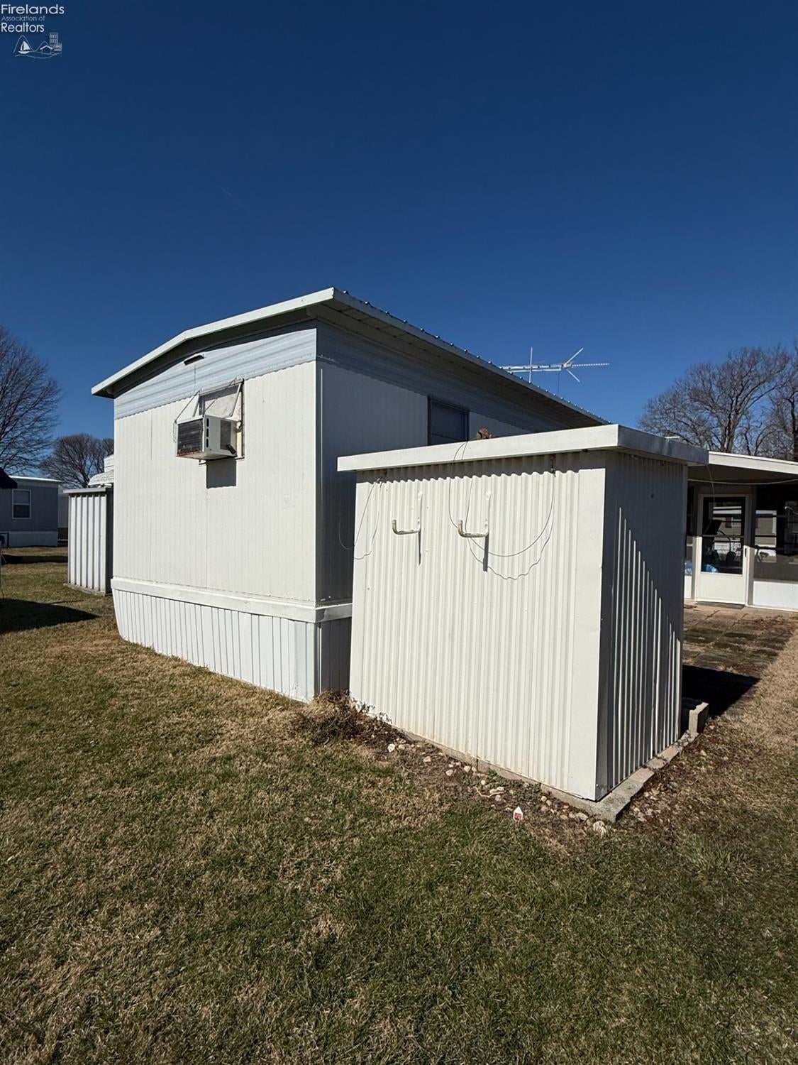 3575 Northeast Catawba Road, Unit 18 Port Clinton, OH 43452 - Photo 15 of 19 Gallery Image 15