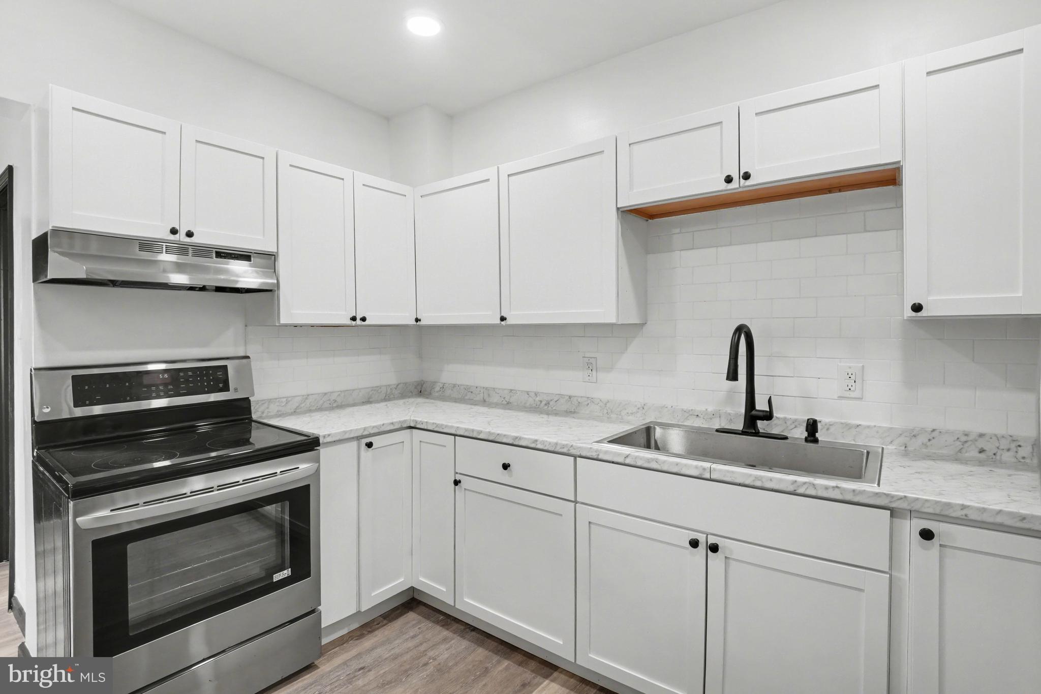 720 North 13th Street Reading, PA 19604 - Photo 6 of 32