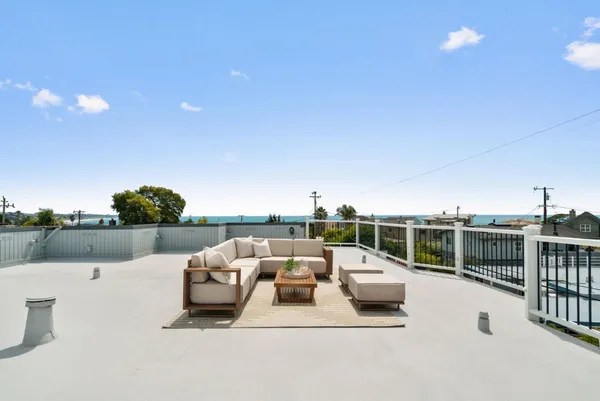 $1,725,000 | 523 Middlefield Drive, Aptos, CA 95003