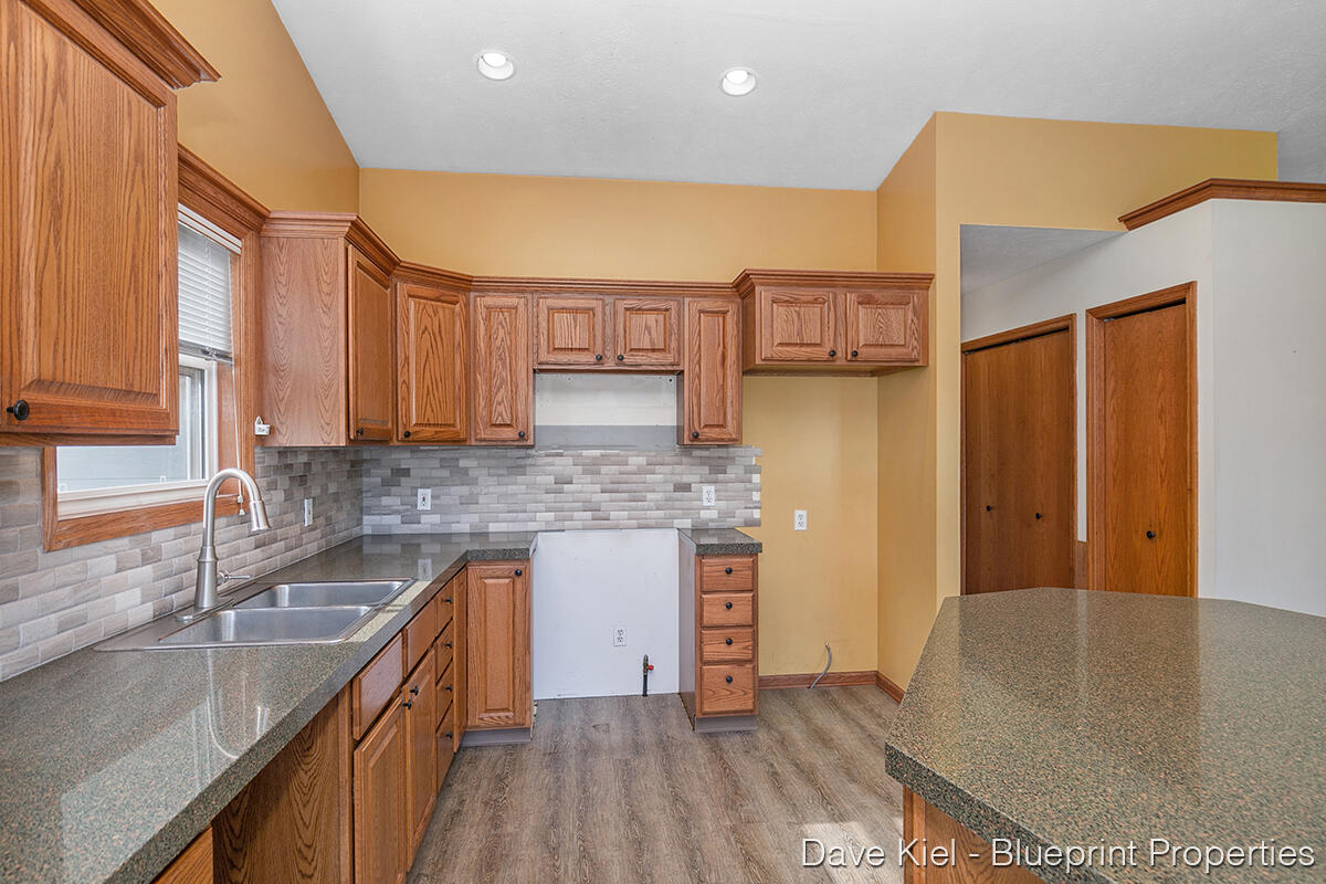 7200 Robertson Road Middleville, MI 49333 - Photo 10 of 47 IMG_1010