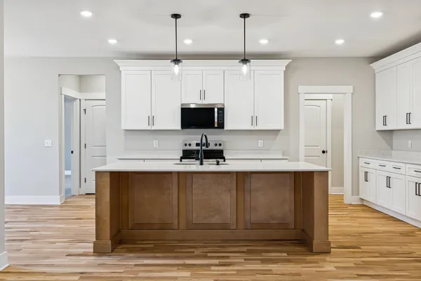 $899,000 | 1183 Hangar Road, Springfield, TN 37172