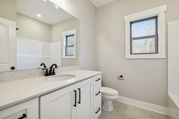 $899,000 | 1183 Hangar Road, Springfield, TN 37172