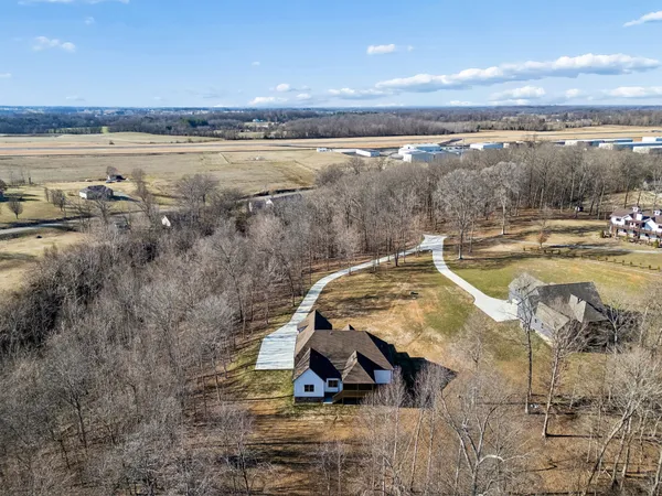 $899,000 | 1183 Hangar Road, Springfield, TN 37172