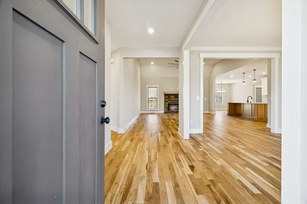 $899,000 | 1183 Hangar Road, Springfield, TN 37172