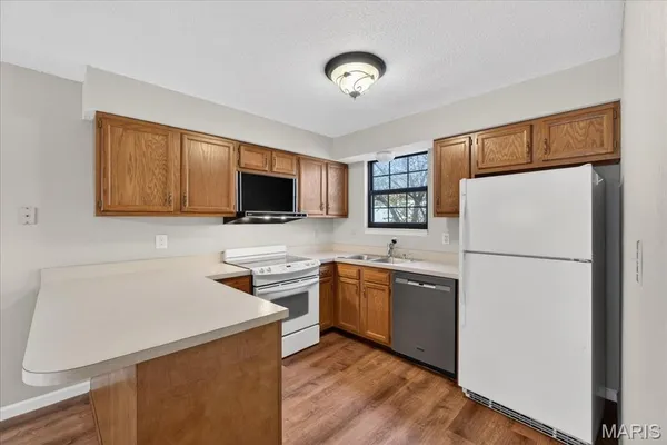 $145,000 | 2306 Canyonlands Drive, Unit D, Maryland Heights, MO 63043