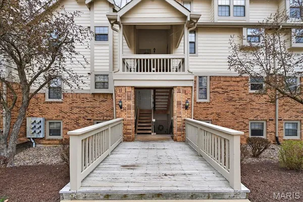 $145,000 | 2306 Canyonlands Drive, Unit D, Maryland Heights, MO 63043