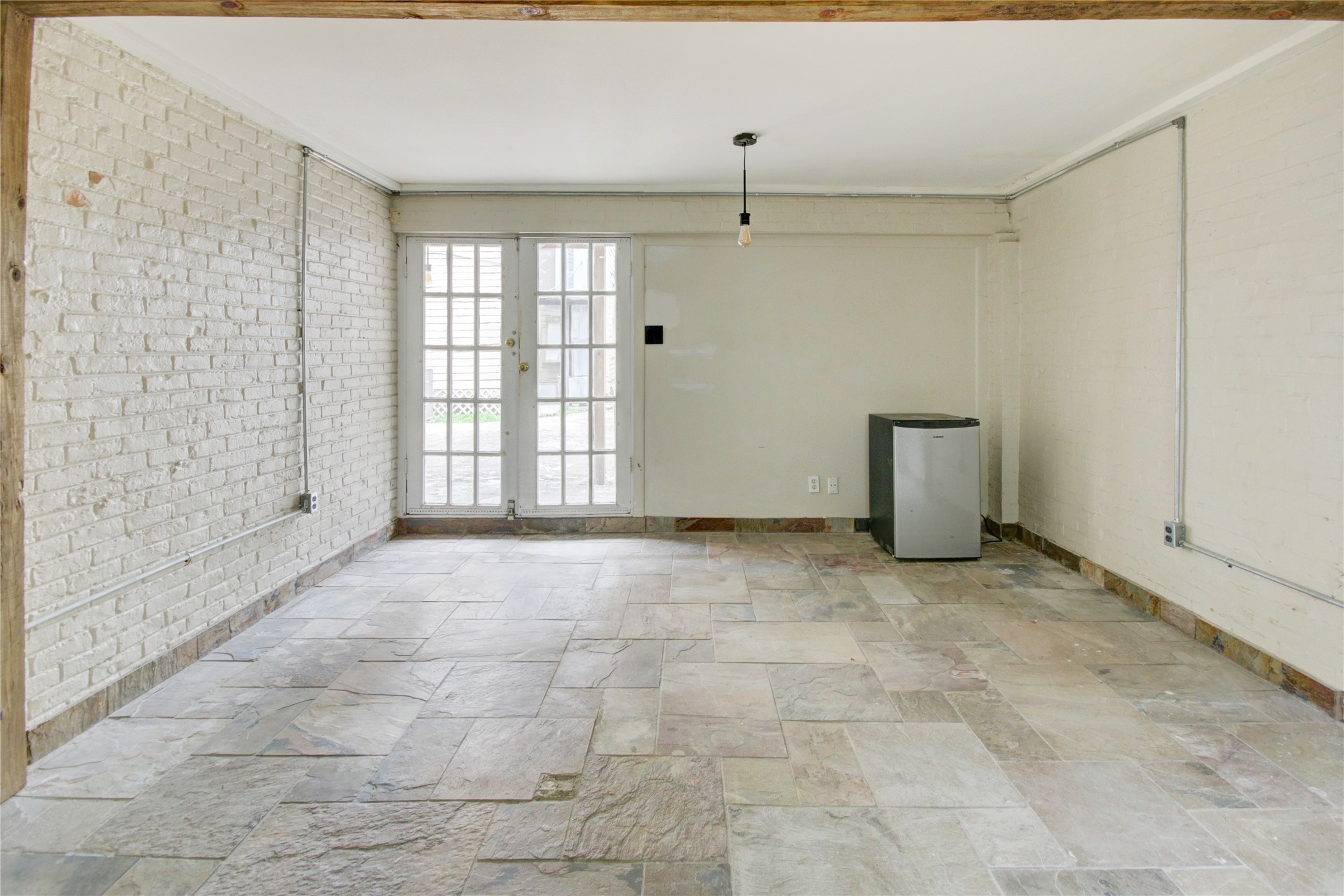 239 Westheimer Road Houston, TX 77006 - Photo 38 of 50 FIRST FLOOR APT: