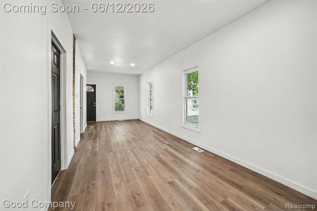 701 11th Street Bay City, MI 48708 - Photo 2 of 25