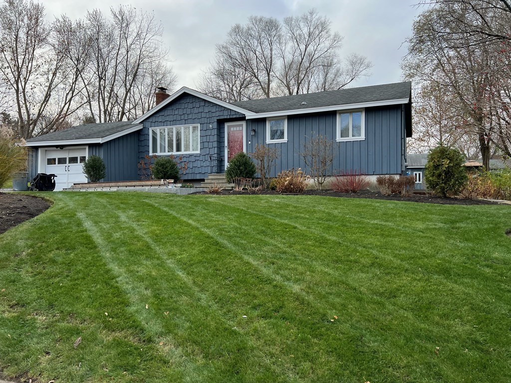 3 Muriel Road Groveland, MA 01834 - Photo 1 of 34 Gallery Image 1