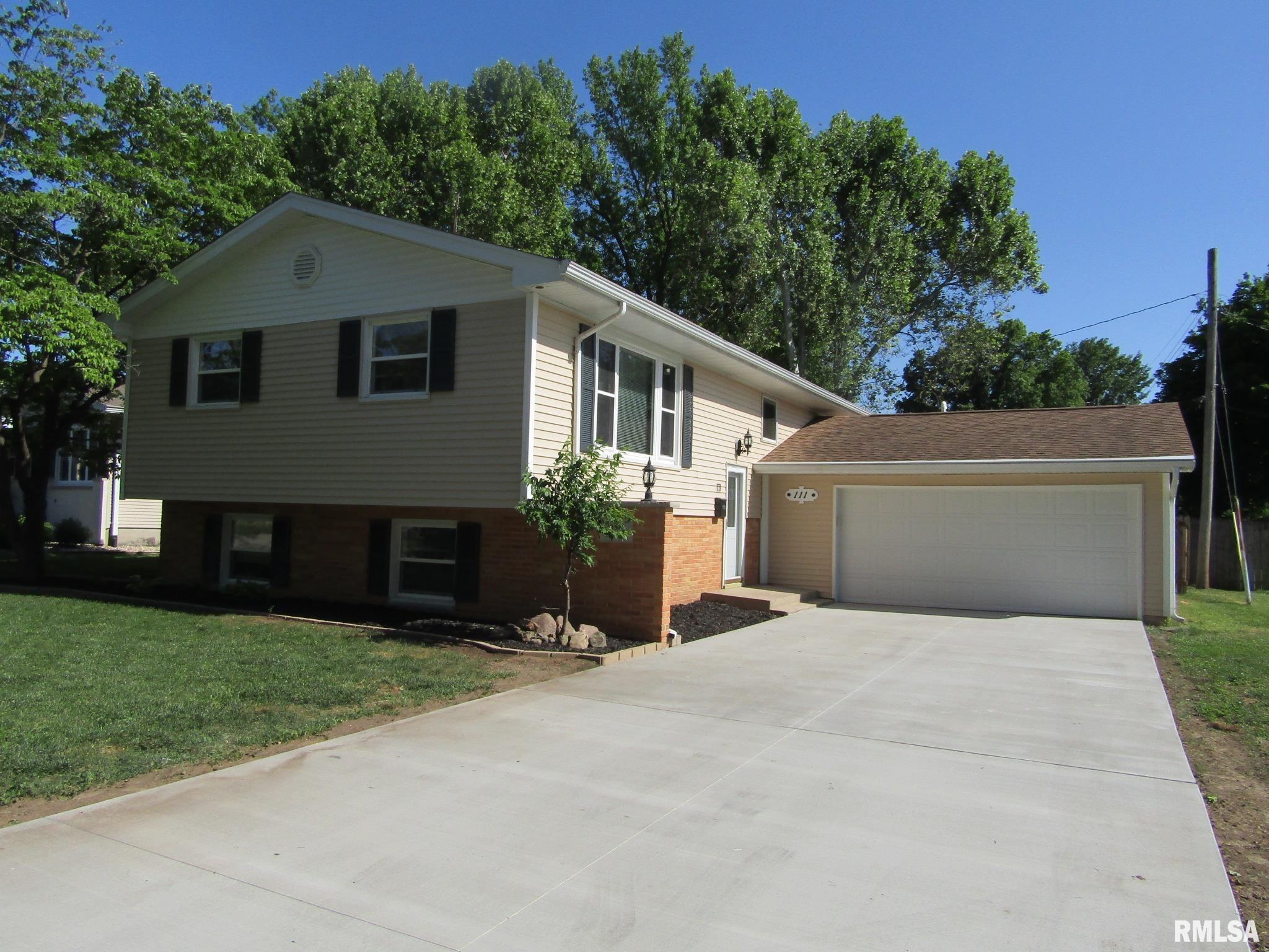111 Collier Drive Springfield, IL 62704 - Photo 1 of 31