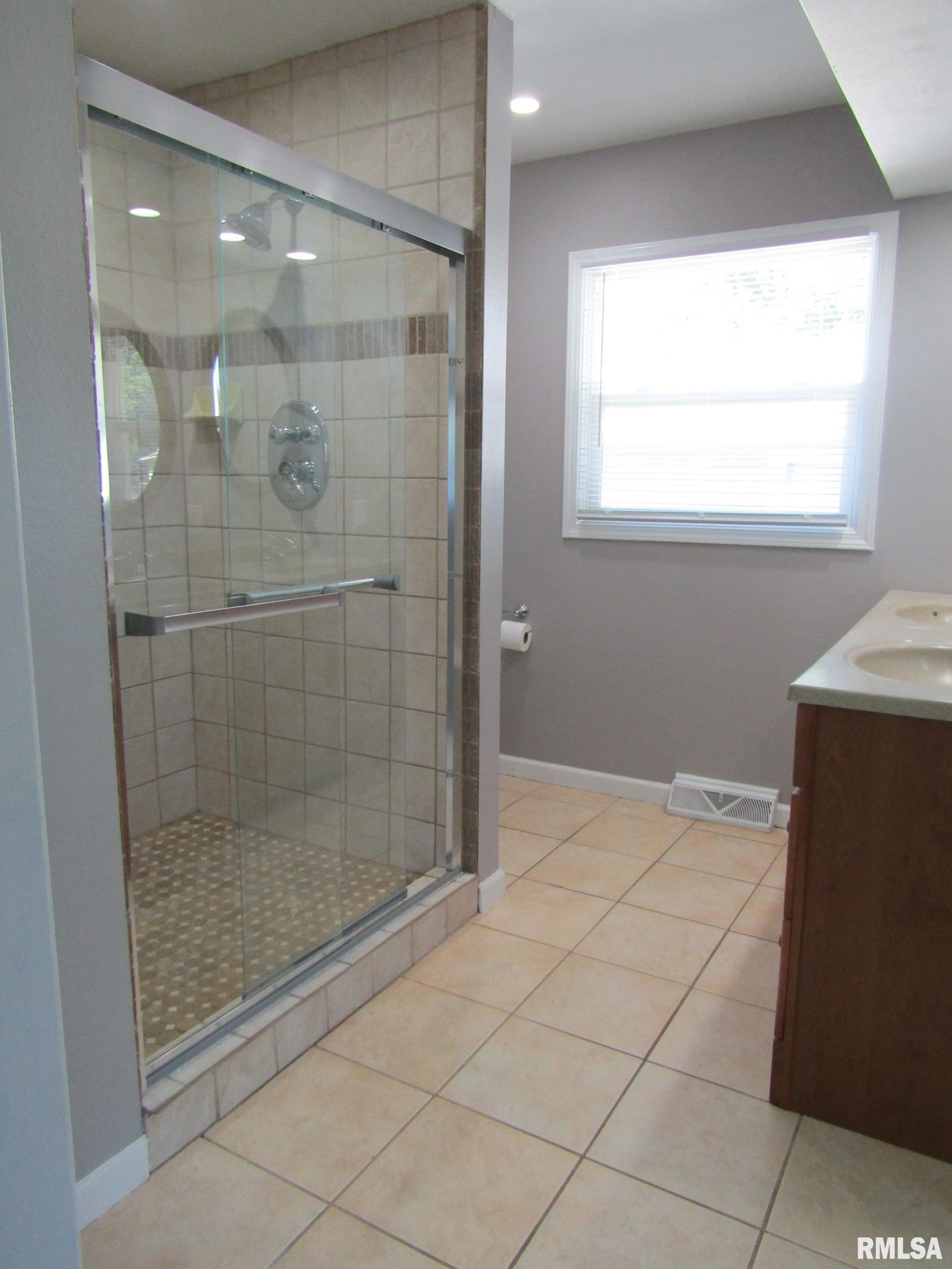 111 Collier Drive Springfield, IL 62704 - Photo 11 of 31