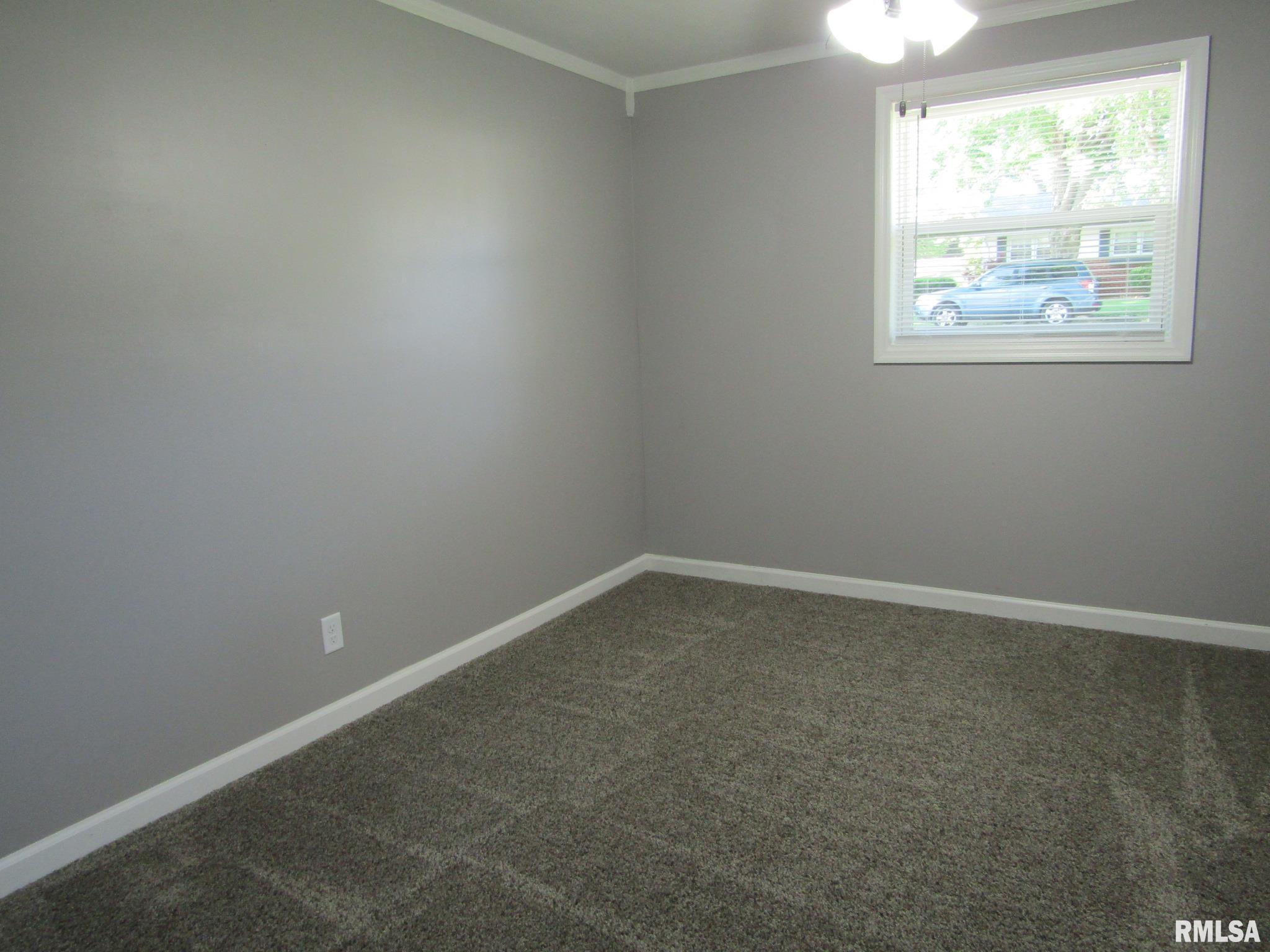 111 Collier Drive Springfield, IL 62704 - Photo 13 of 31