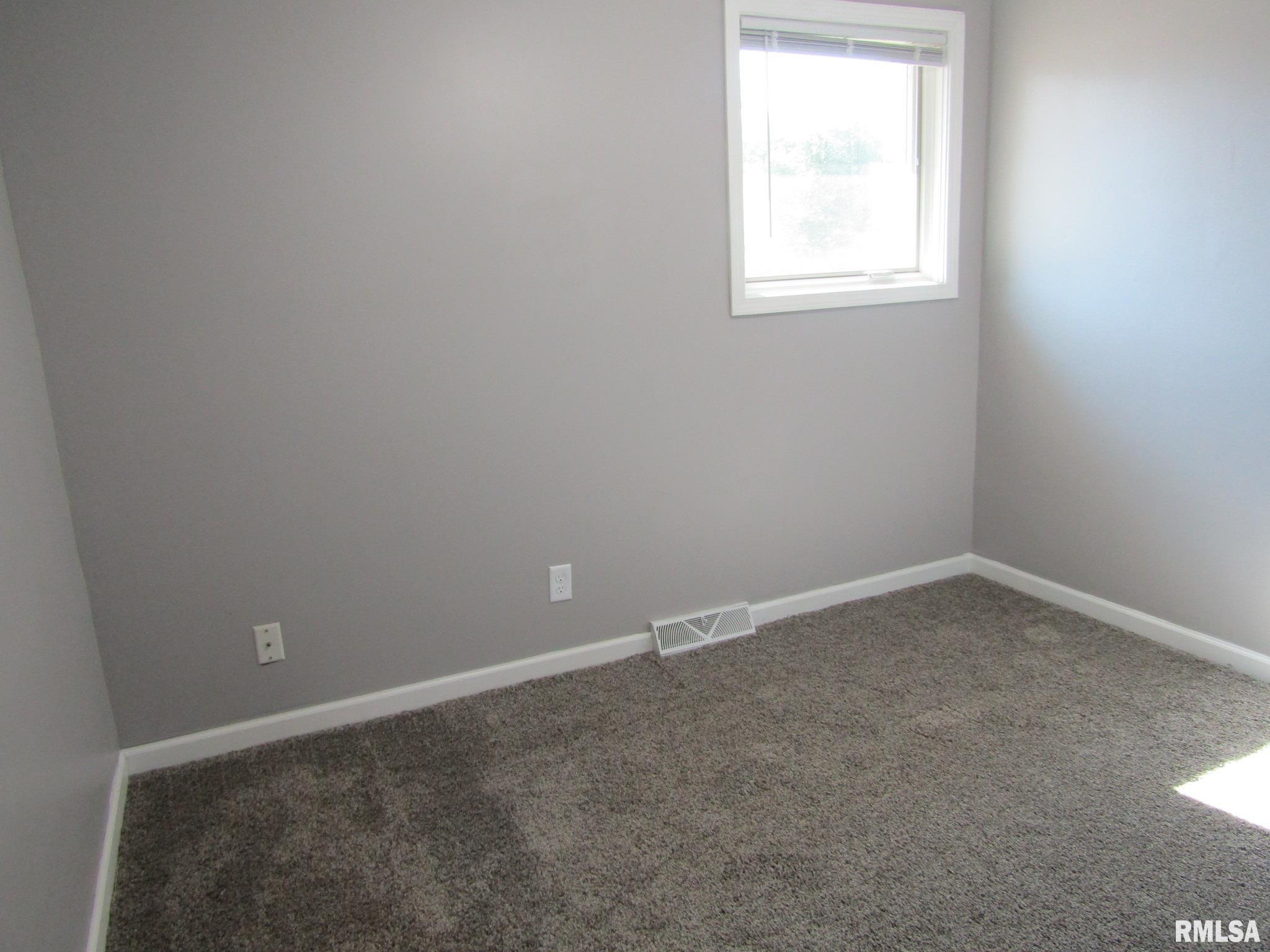 111 Collier Drive Springfield, IL 62704 - Photo 14 of 31