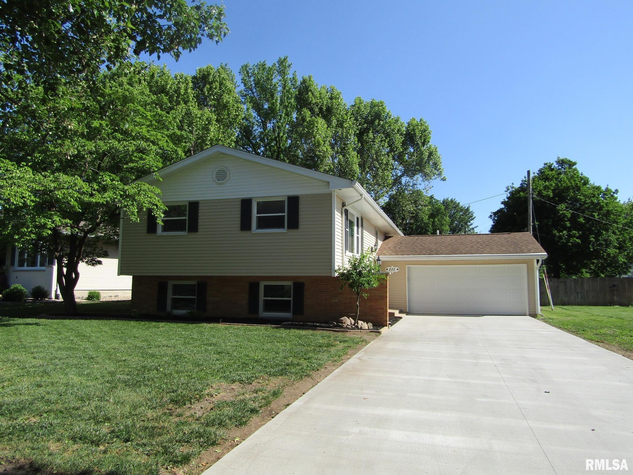 111 Collier Drive Springfield, IL 62704 - Photo 3 of 31
