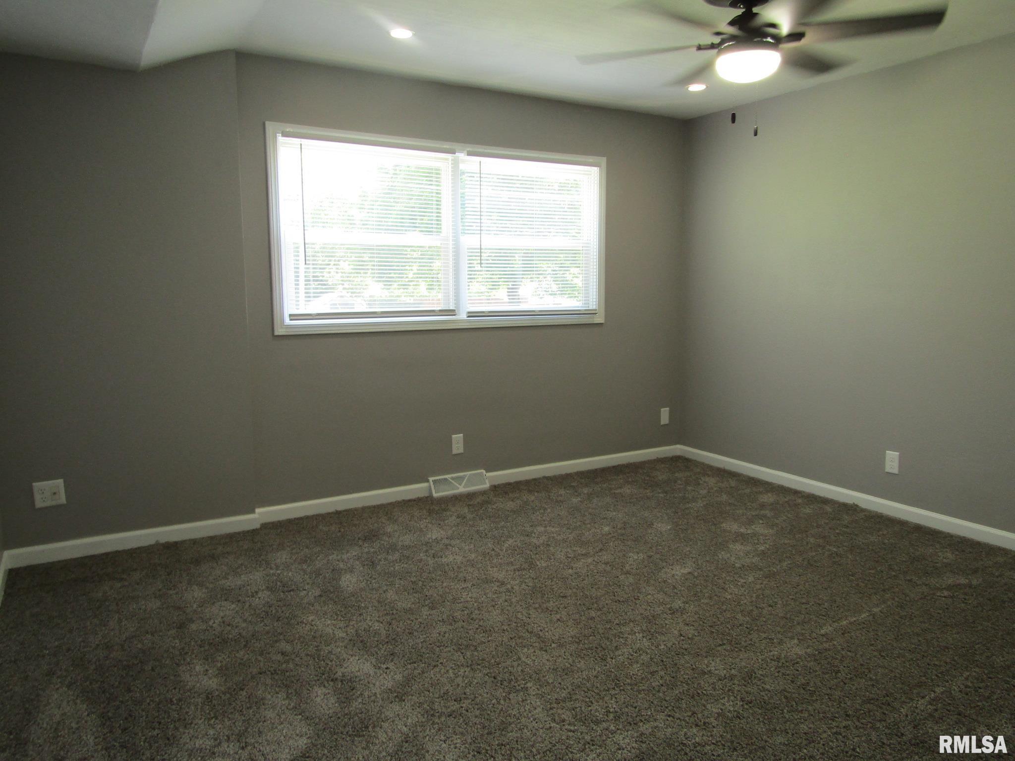 111 Collier Drive Springfield, IL 62704 - Photo 10 of 31