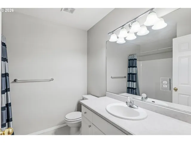 $425,000 | 22030 Southwest Grahams Ferry Road, Unit D, Tualatin, OR 97062