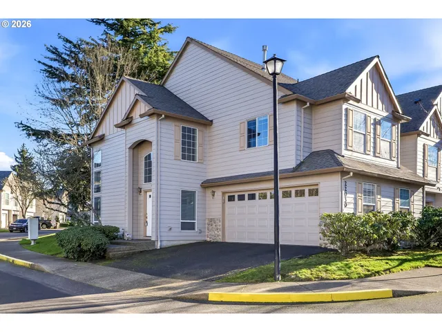 $425,000 | 22030 Southwest Grahams Ferry Road, Unit D, Tualatin, OR 97062