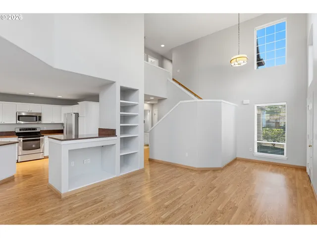 $425,000 | 22030 Southwest Grahams Ferry Road, Unit D, Tualatin, OR 97062